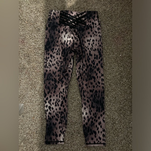 Fabletics leggings size small color spotted - Picture 2 of 2